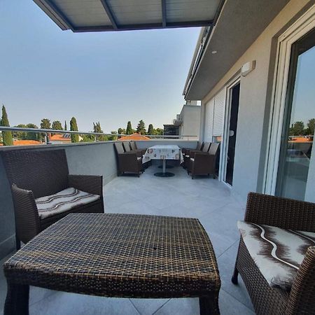 Apartment Sara Umag Exterior photo